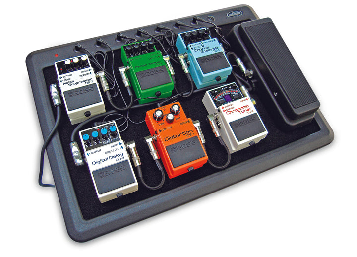 SKB 1SKB-PS-8 Powered Pedalboard (with Gig Bag)